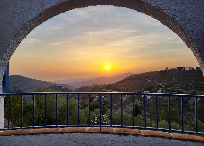 La Madrugada לינה וארוחת בוקר Cómpeta